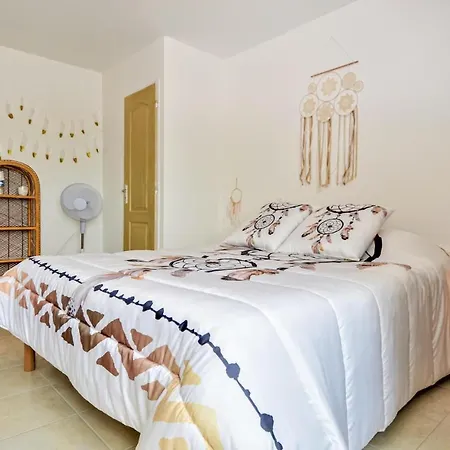 Awesome In With Kitchen Сasa de vacaciones *